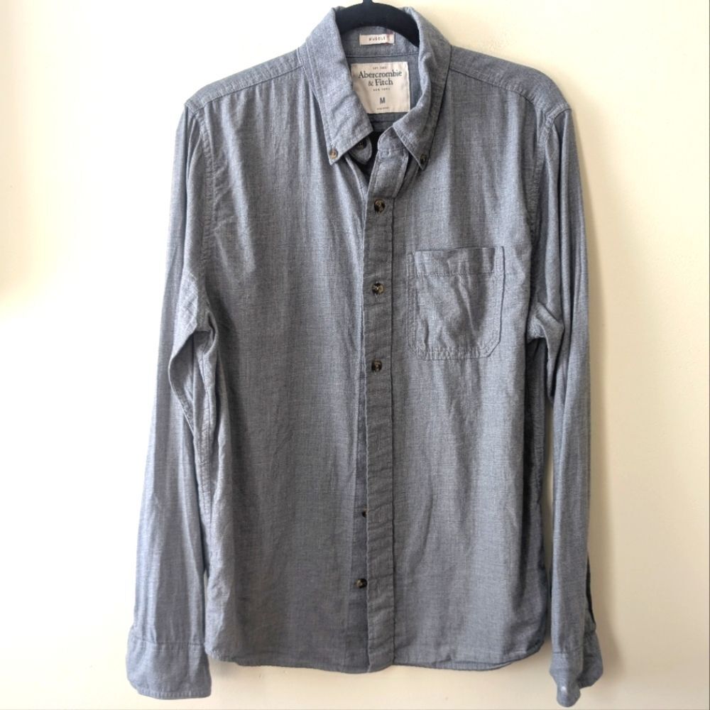 Abercrombie and Fitch Men's Muscle Fit Long Sleeve Gray Button Down Medium